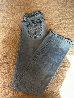 Women's Light Blue Embroidered Pocket Jeans